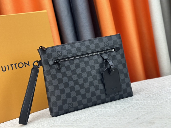 ルイヴィトンバッグ背面デザイン